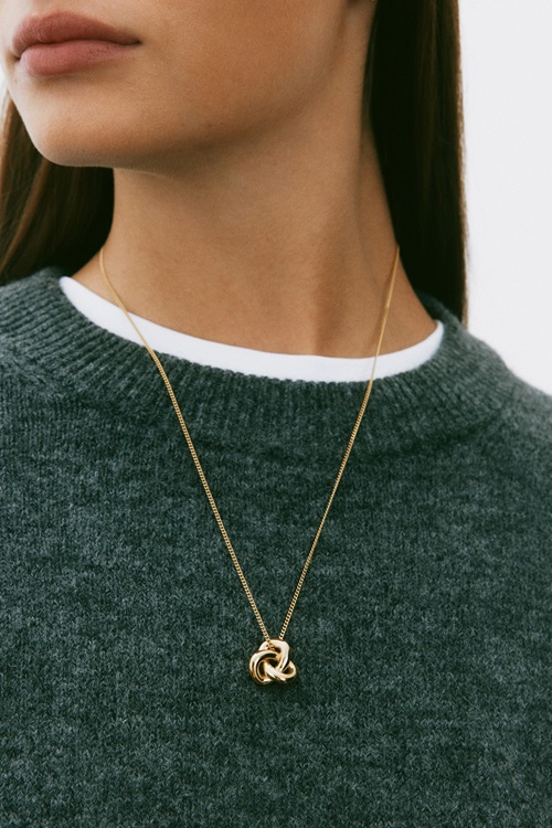Infinity Knot Necklace L Gold 3
