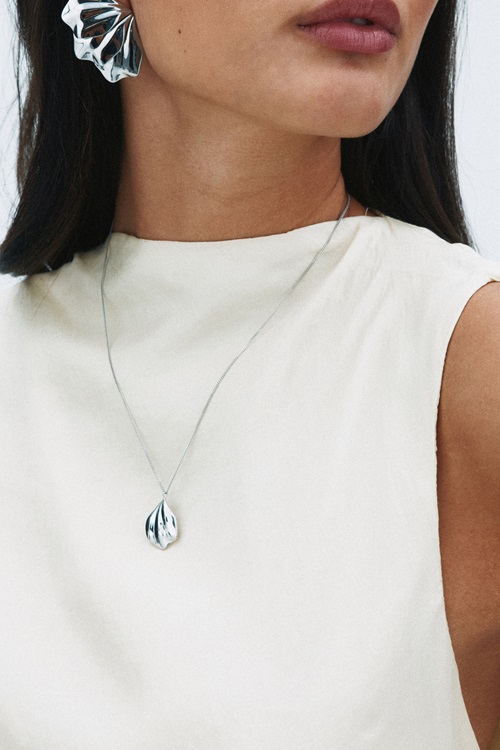 Edblad Petal necklace halsband dam – bild 2