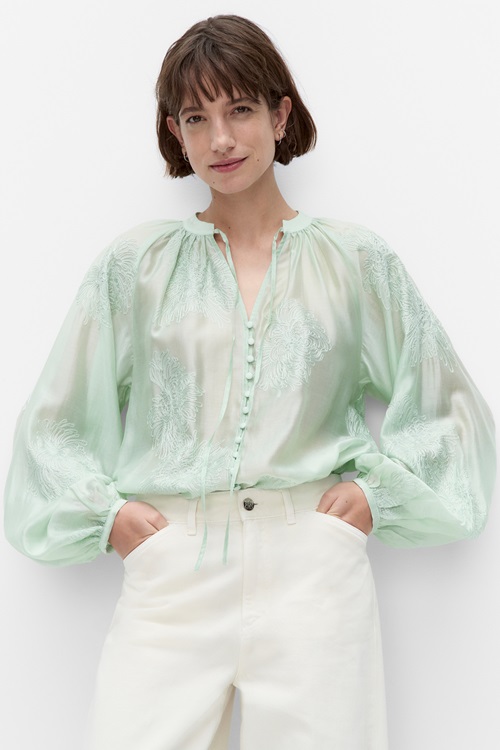 GREEN