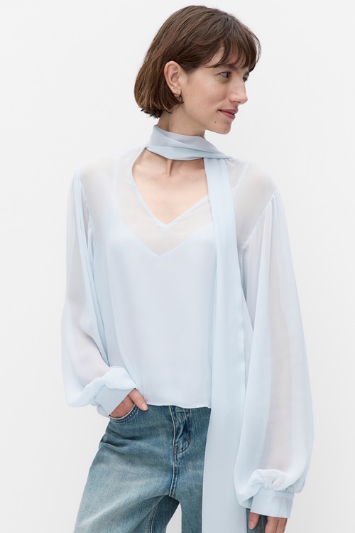Gestuz GZzurina elegant blus med scarfdetalj för dam