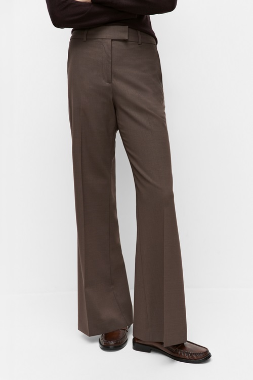 DARK TAUPE