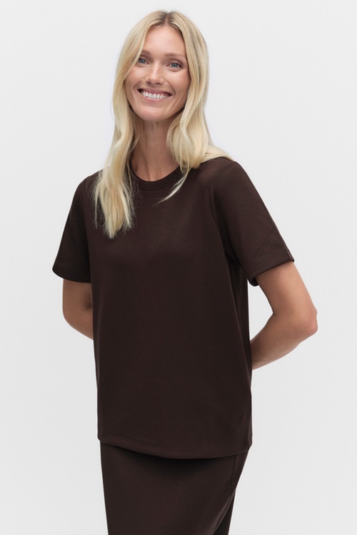 CHOCOLATE BROWN
