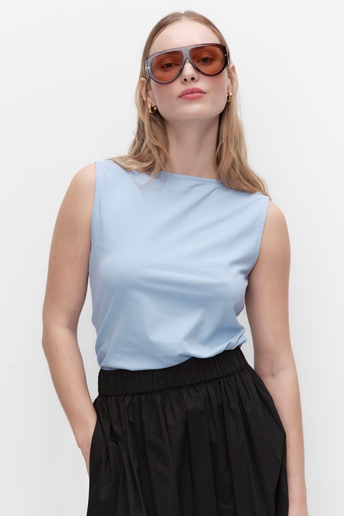 LIGHT BLUE