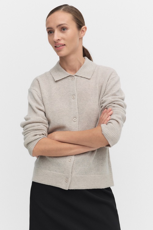 Stockholm Carrie cardigan med ribbad krage – rak passform