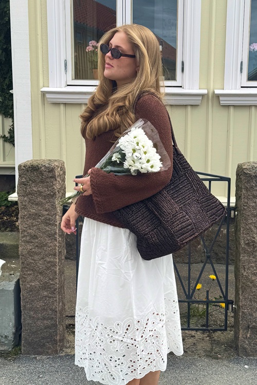 Bea stickad tröja med flätmönster – Dobber