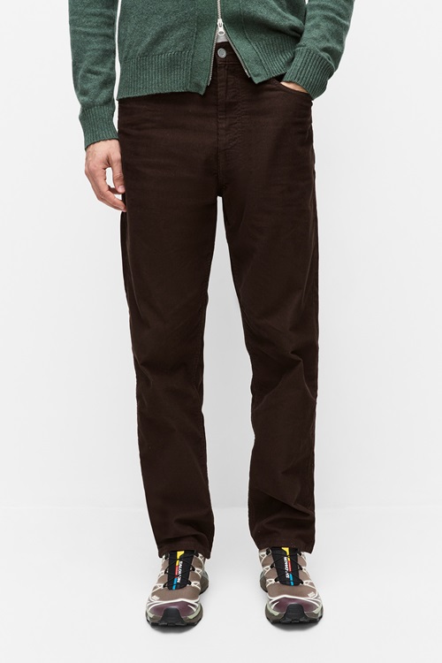 DARK BROWN