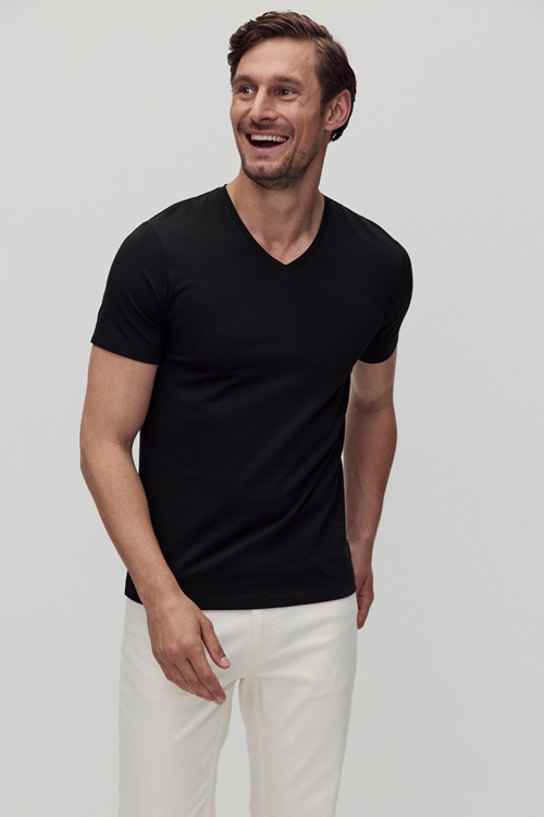 Core V-neck 3